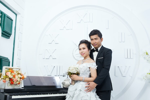 如何有效挽回老公犯错后的情感，并重建信任