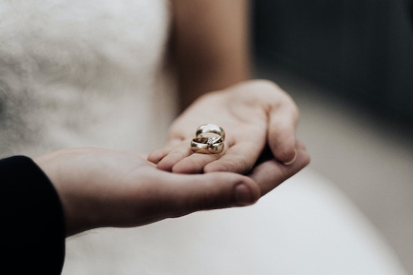 如何通过非情感因素挽回老公不离婚？实用策略大揭秘