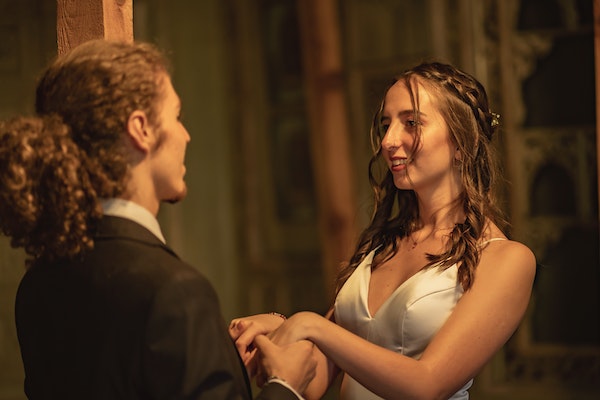 如何有效挽回老公老婆：婚姻危机解决指南
